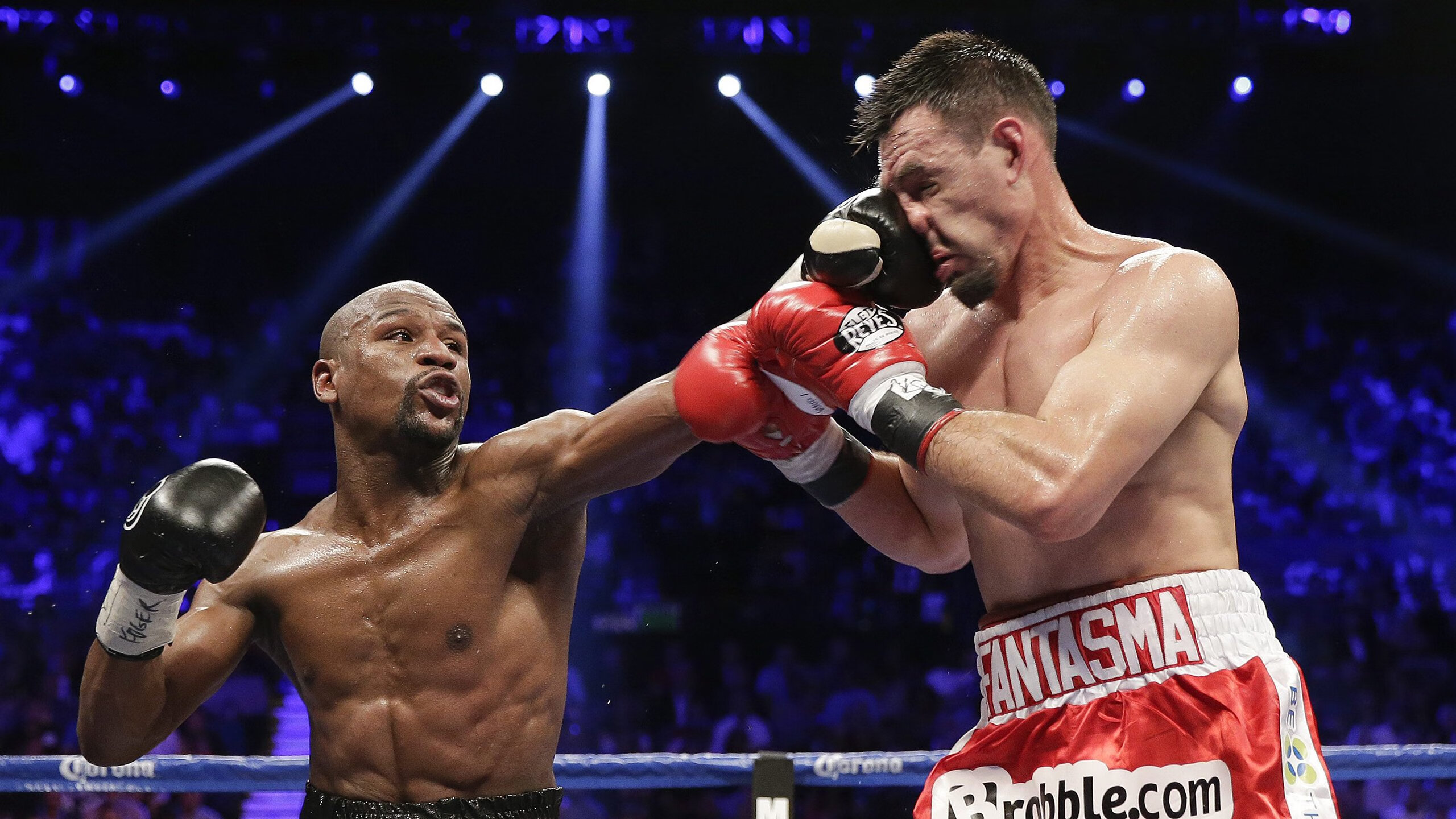 “东安湖体育公园铁人三项：泳池、跑道、赛道挑战极限体力”